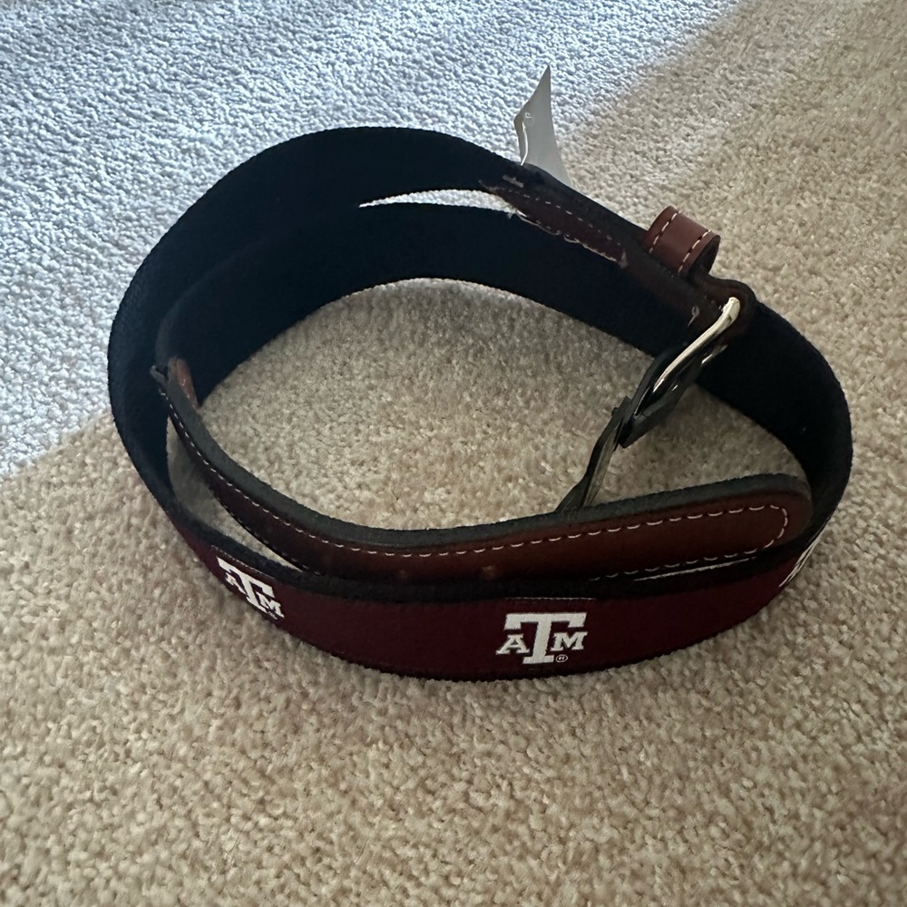Texas A‎ and M Canvas Belt Unisex 32 Inches

Aggie Maroon 

New NWT